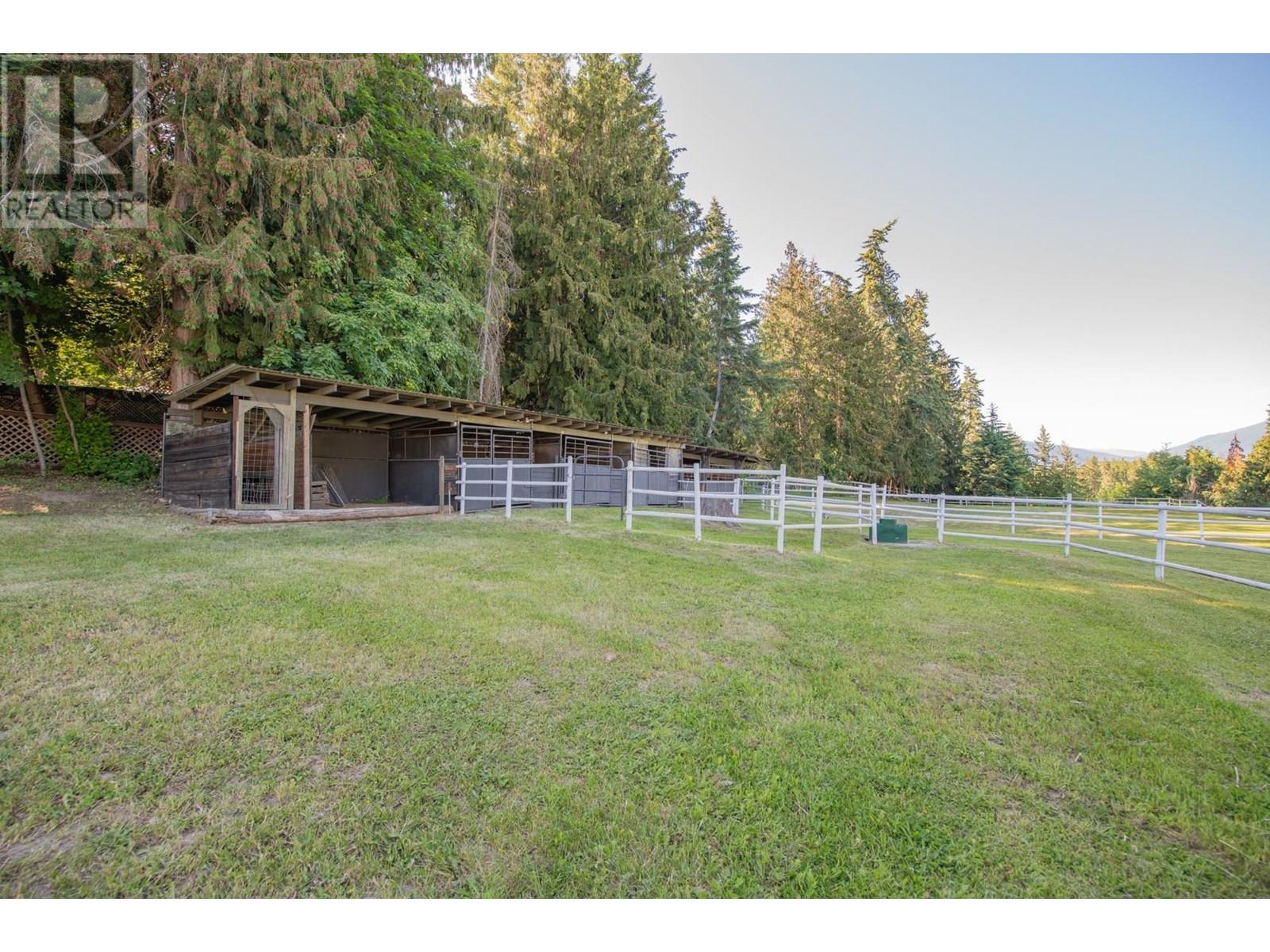 Photo 33 of 4091 10 Avenue Se, Salmon Arm BC