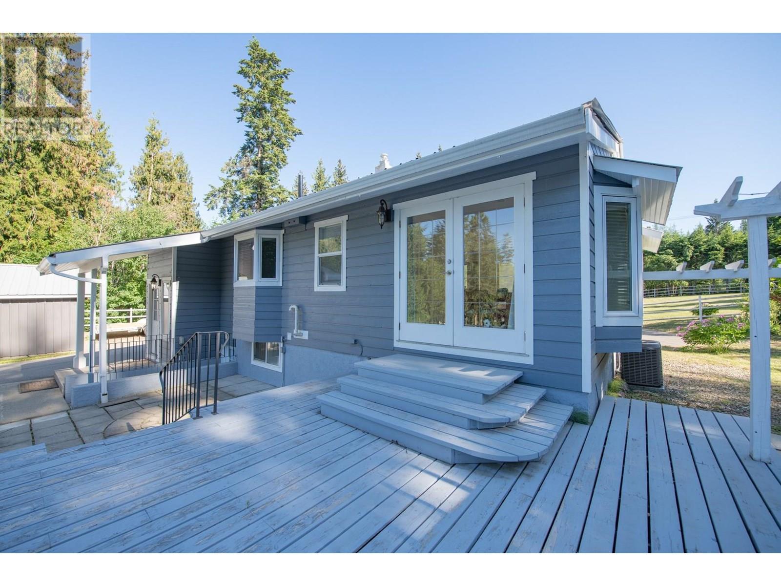 Photo 4 of 4091 10 Avenue Se, Salmon Arm BC