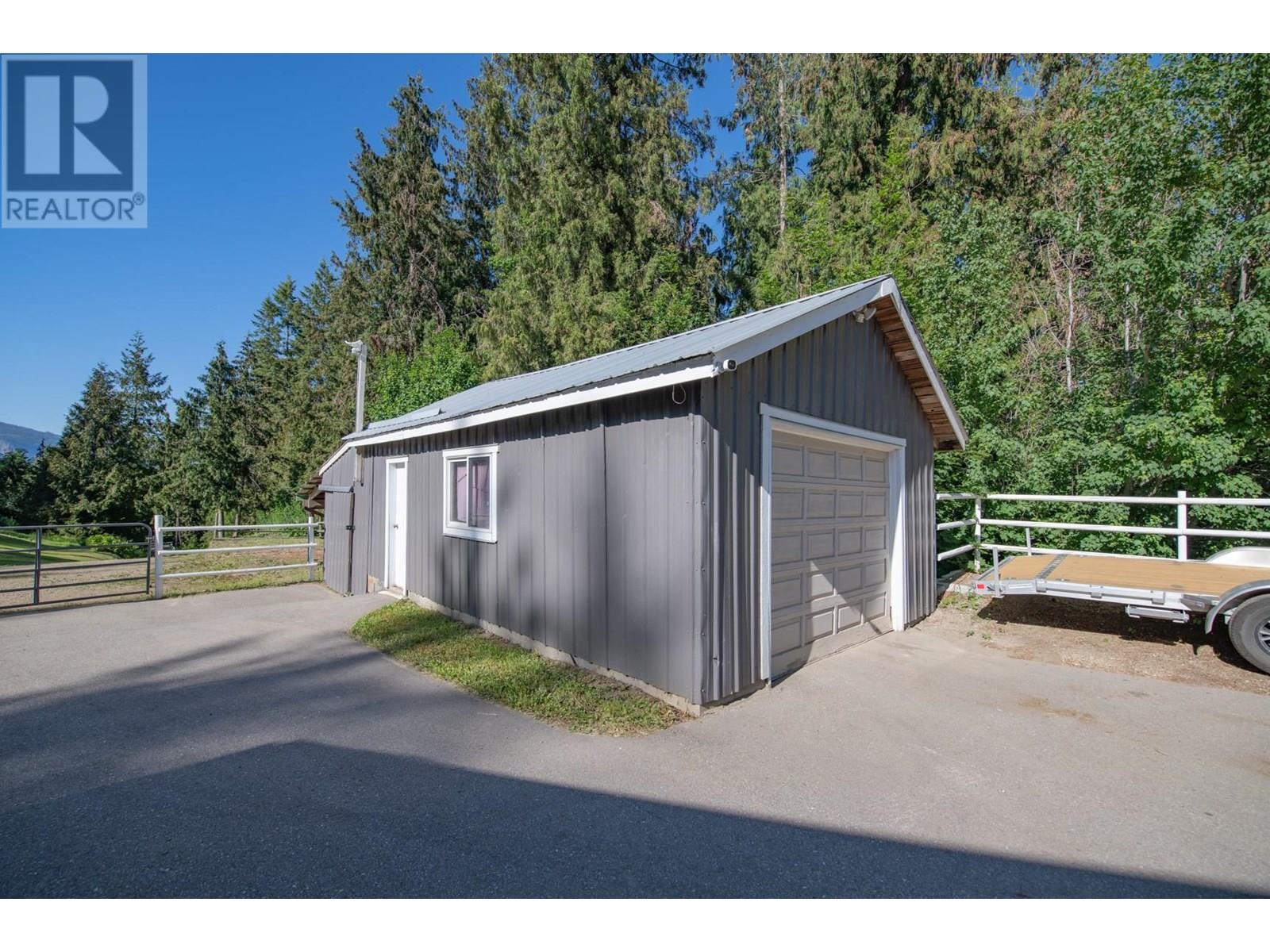 Photo 39 of 4091 10 Avenue Se, Salmon Arm BC