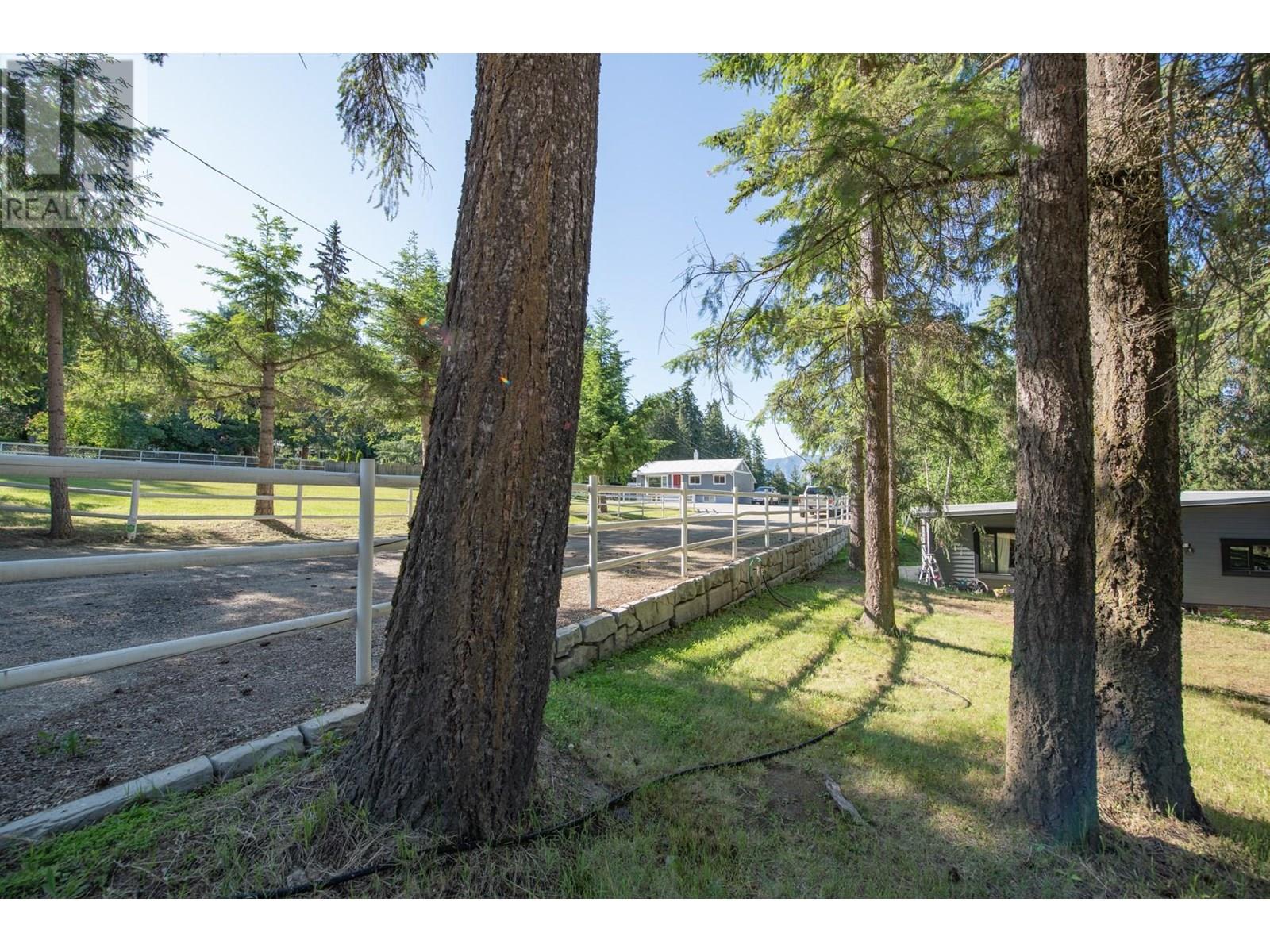 Photo 14 of 4091 10 Avenue Se, Salmon Arm BC