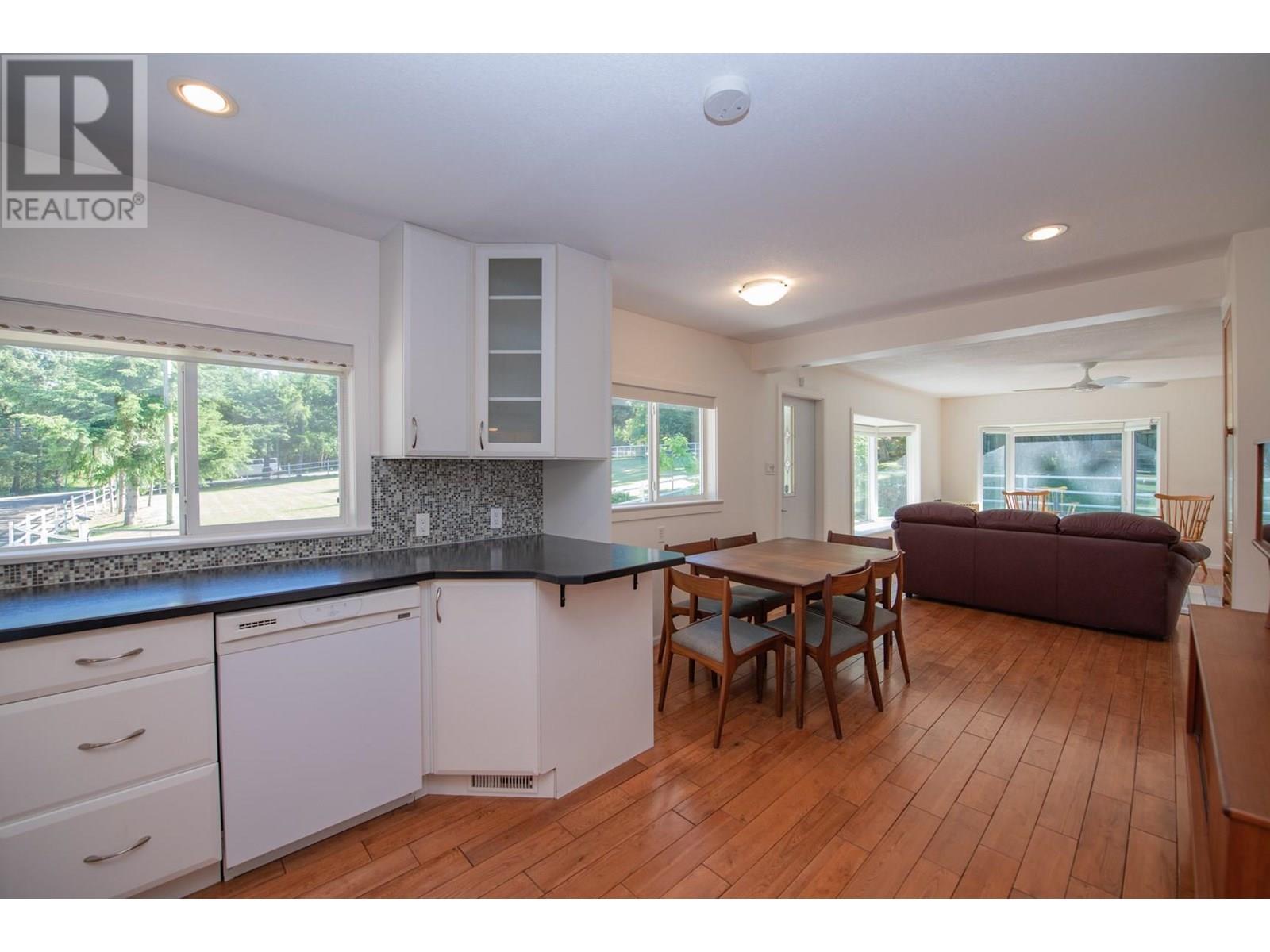 Photo 65 of 4091 10 Avenue Se, Salmon Arm BC