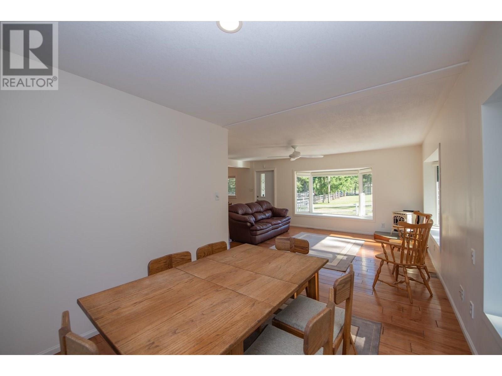 Photo 15 of 4091 10 Avenue Se, Salmon Arm BC