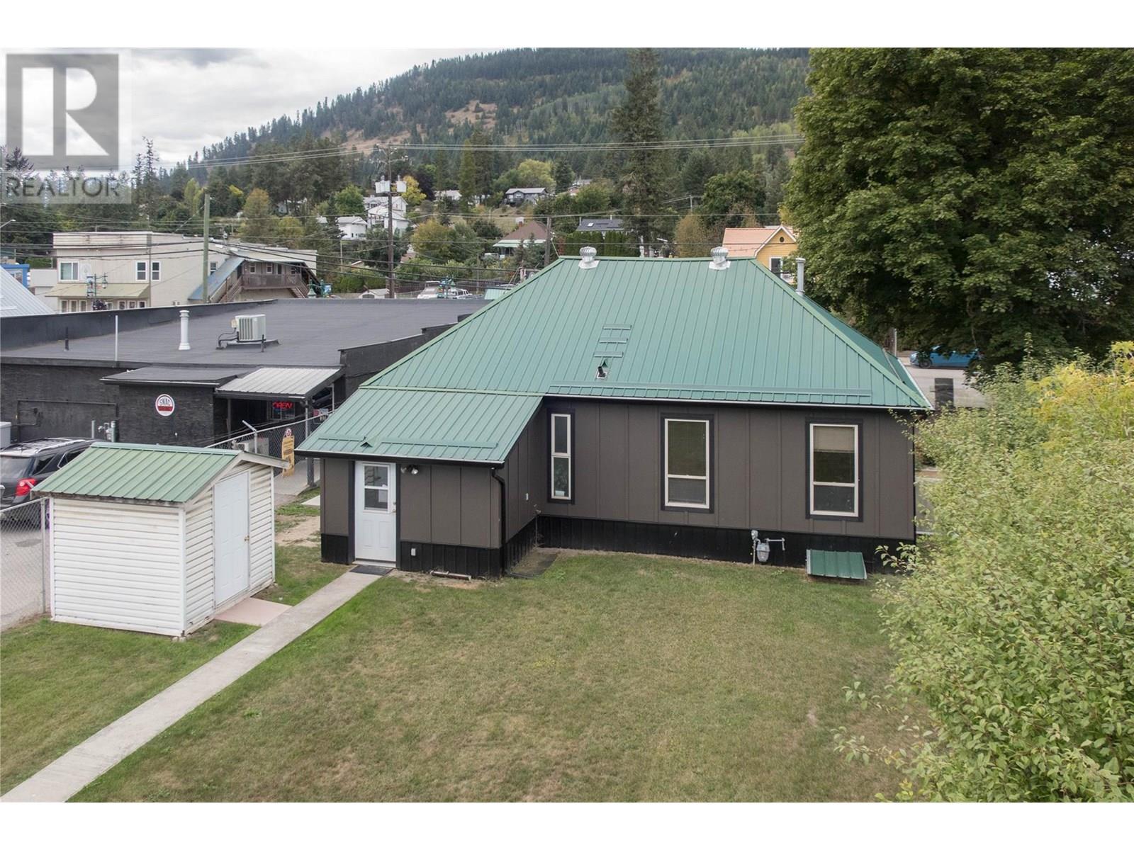  2143 Shuswap Avenue, Lumby