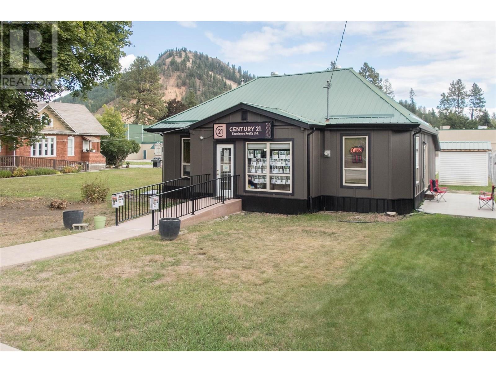  2143 Shuswap Avenue, Lumby
