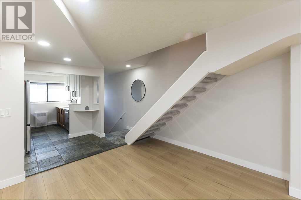 Photo 15 of 18 2400 15 Street Sw, Calgary AB