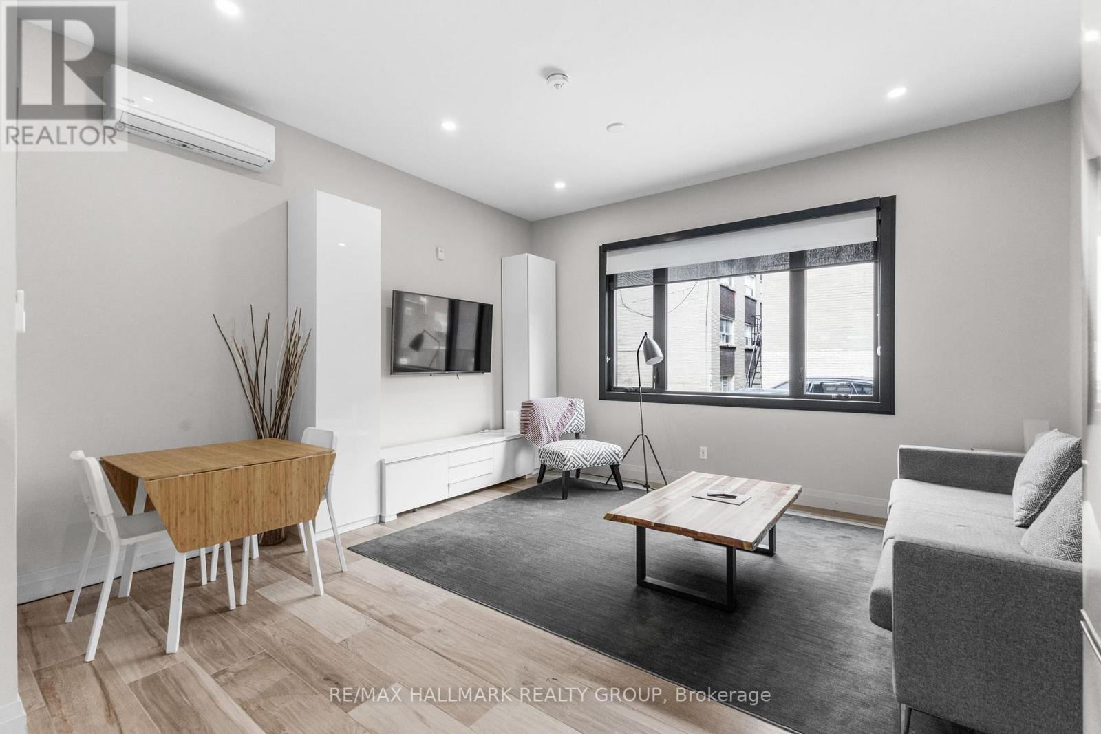 Photo 28 of 2 201 Maclaren Street, Ottawa ON
