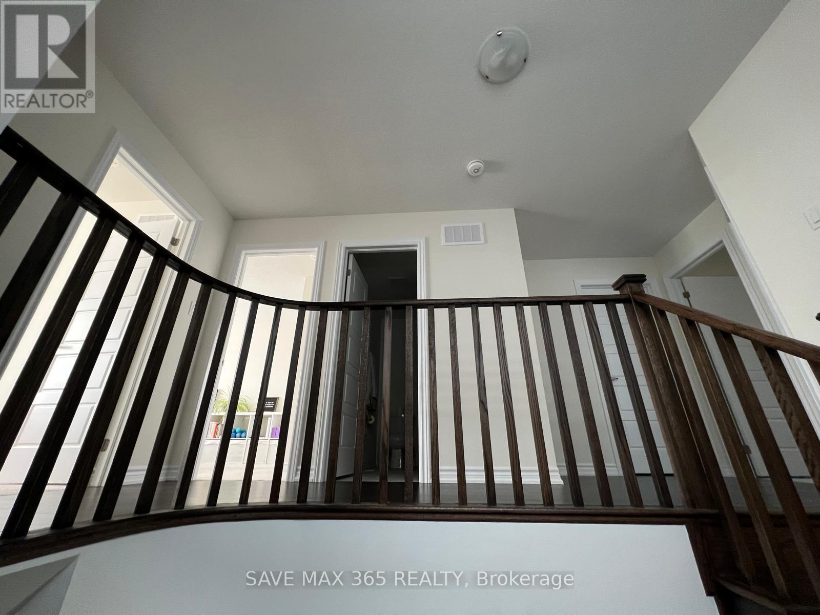 Photo 6 of 275 Gillespie Drive, Brantford ON
