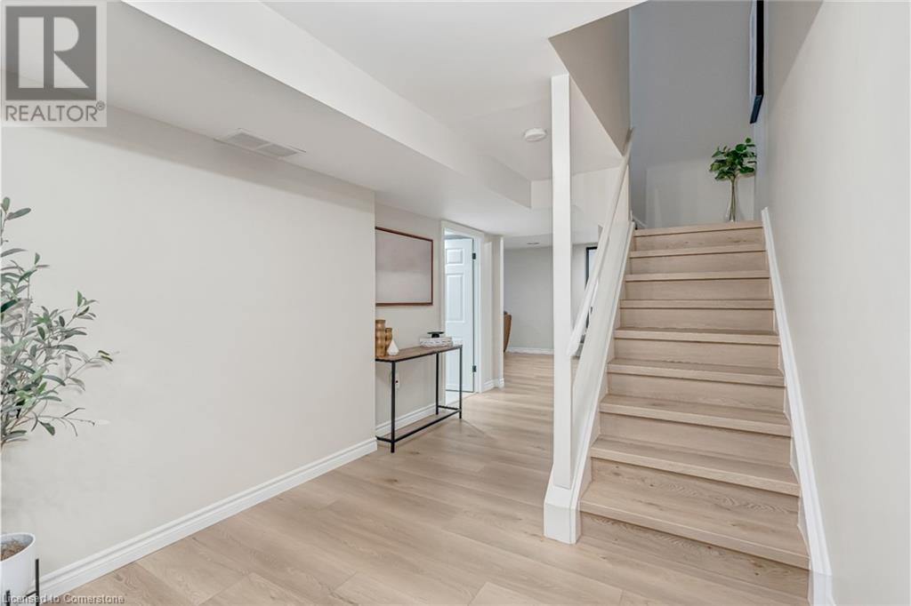 Photo 33 of 1351 Bryanston Court, Burlington ON