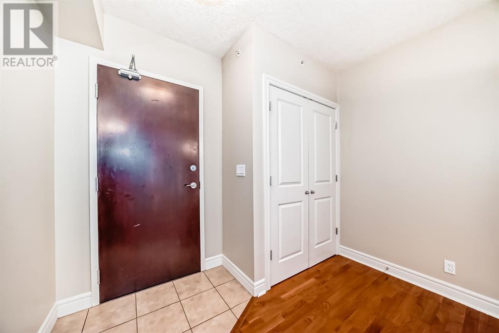 Photo 4 of 701 920 5 Avenue Sw, Calgary AB