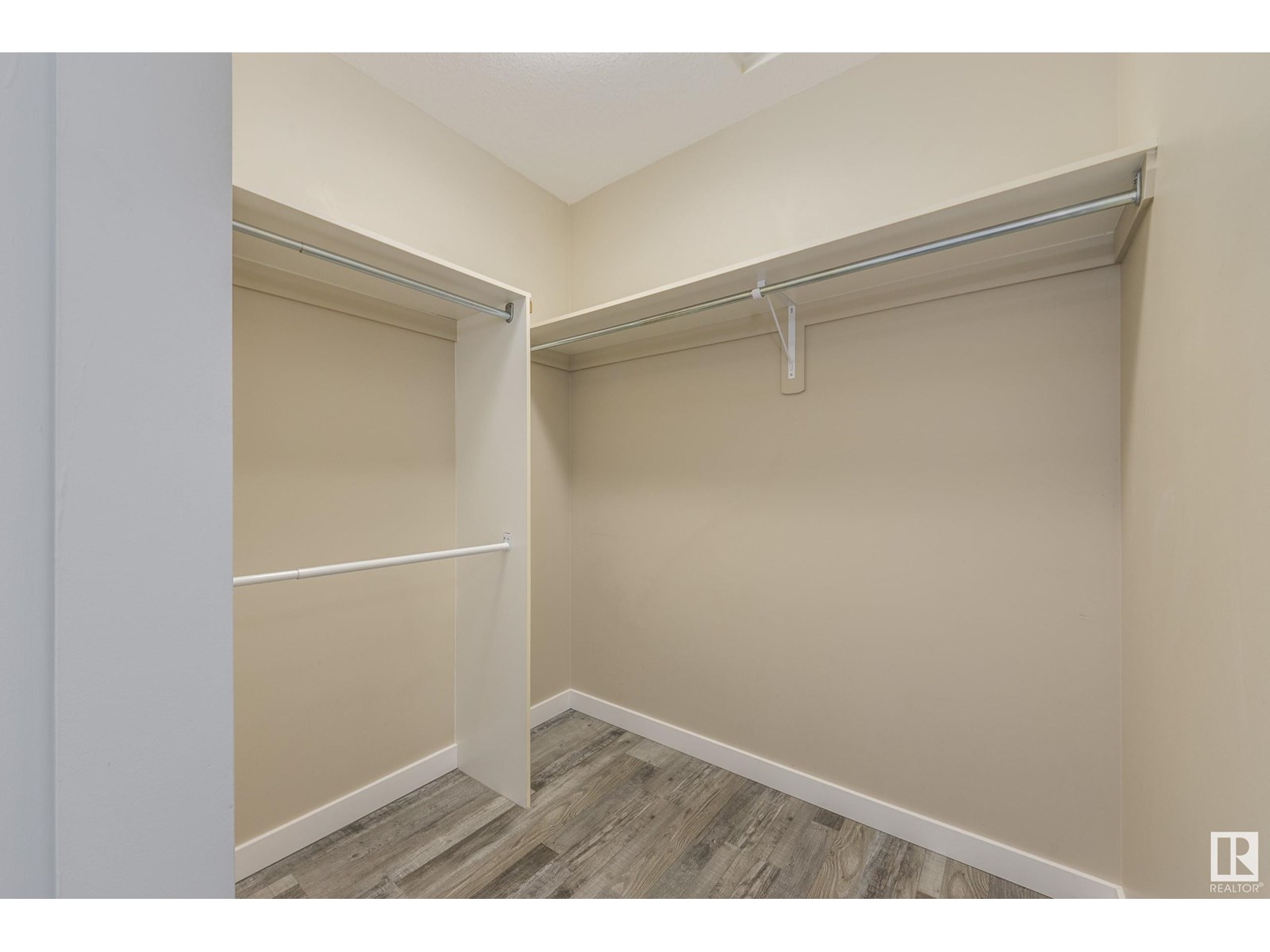 Photo 22 of 129 Ridgebrook Rd, Sherwood Park AB