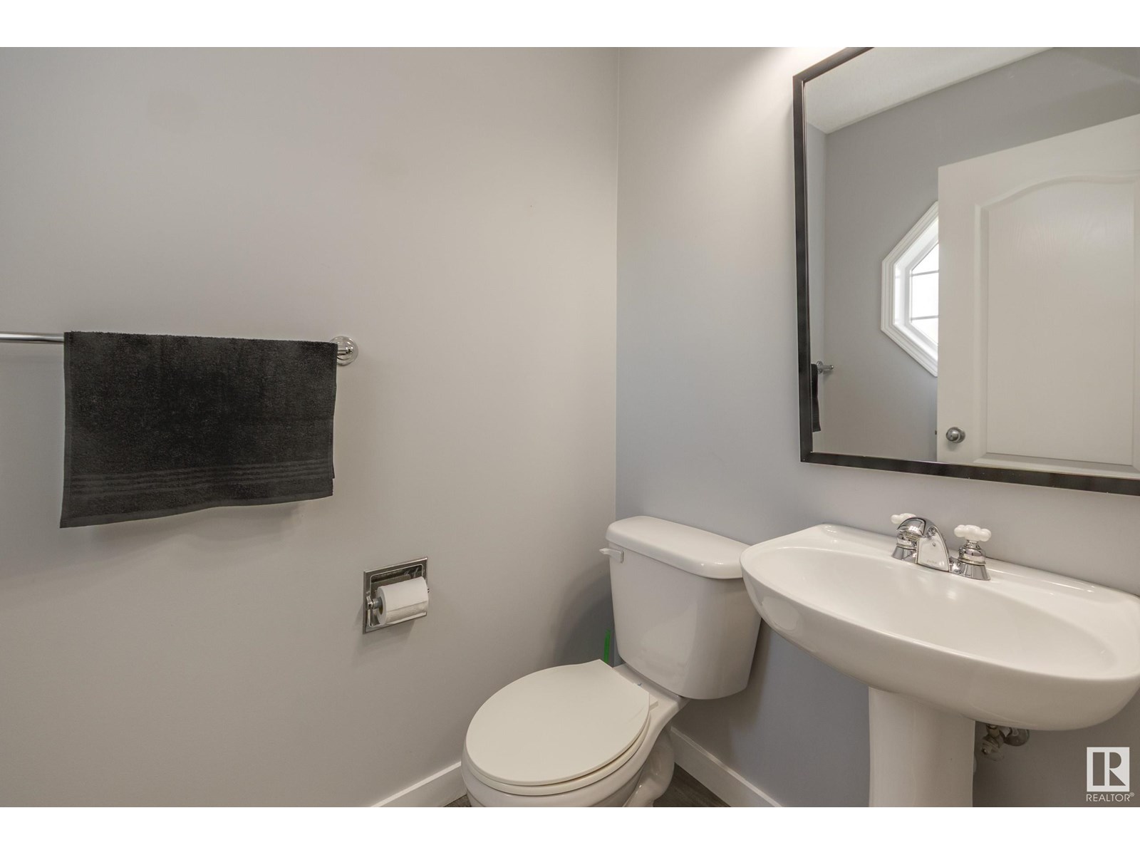 Photo 15 of 129 Ridgebrook Rd, Sherwood Park AB