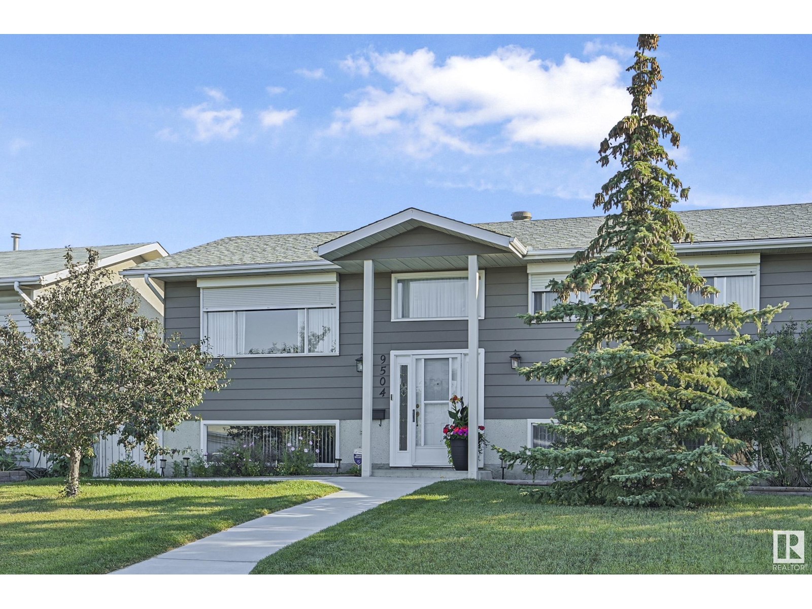 Photo 37 of 9504 143 Av Nw, Edmonton AB