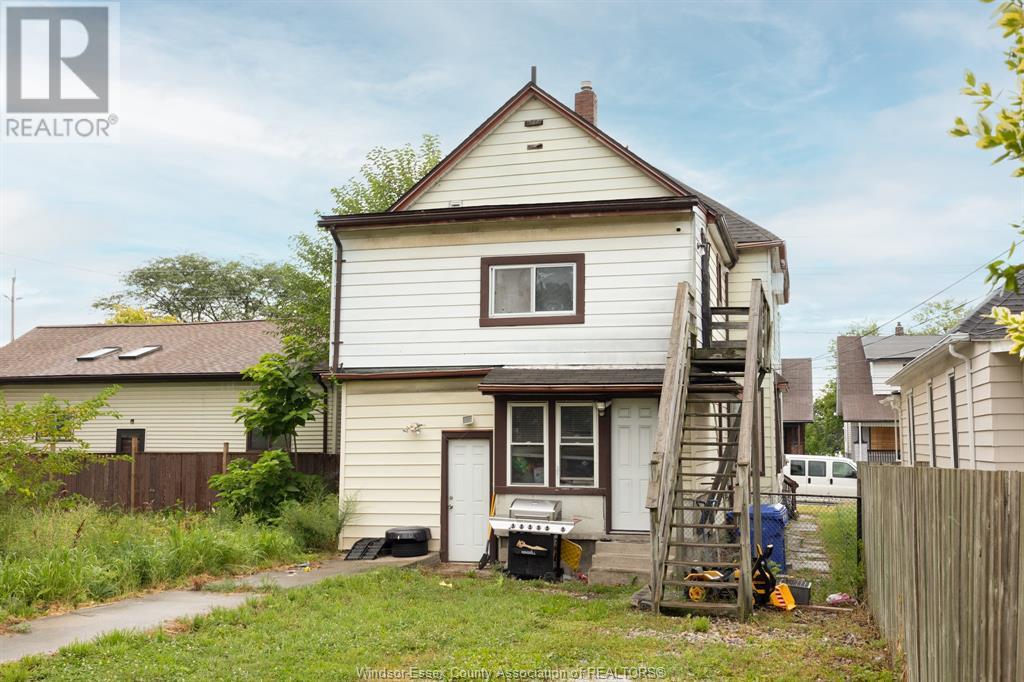 Photo 13 of 817 Chatham Street East, Windsor ON