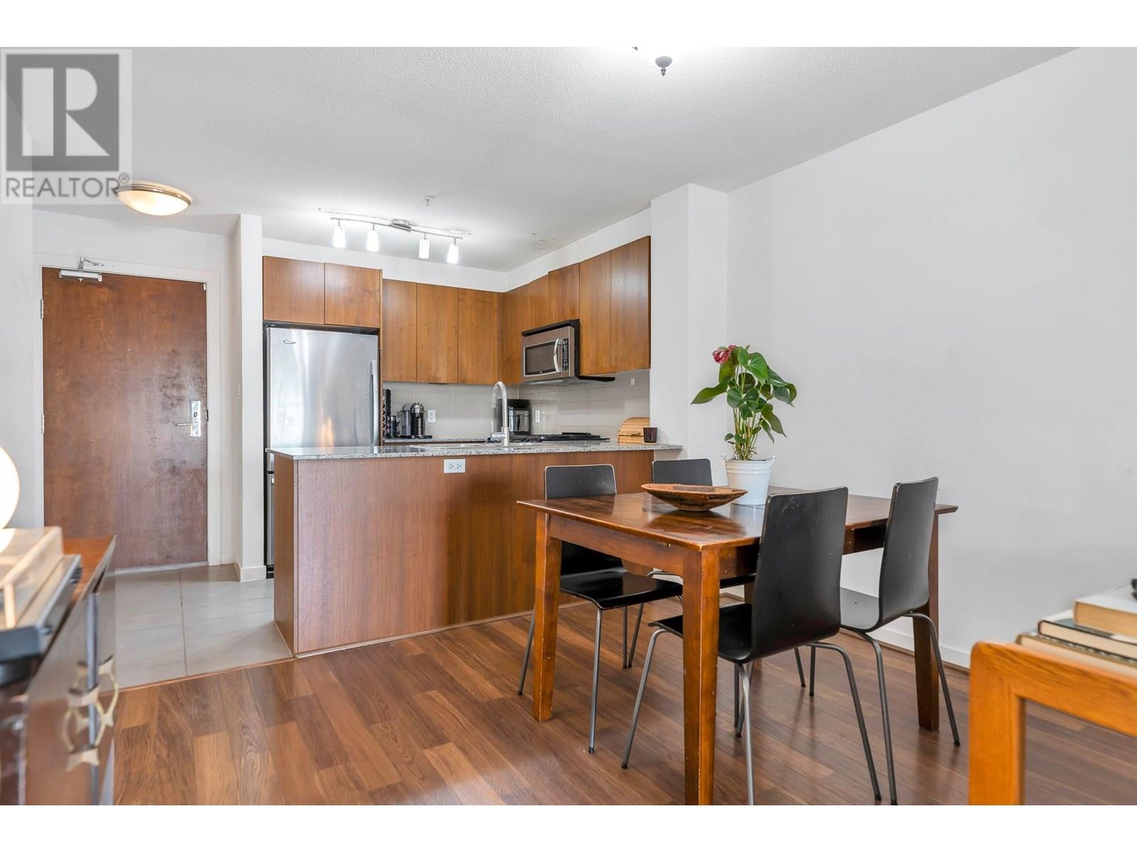 Photo 13 of 302 5885 Irmin Street, Burnaby BC