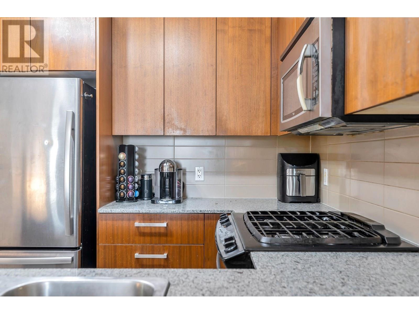 Photo 9 of 302 5885 Irmin Street, Burnaby BC