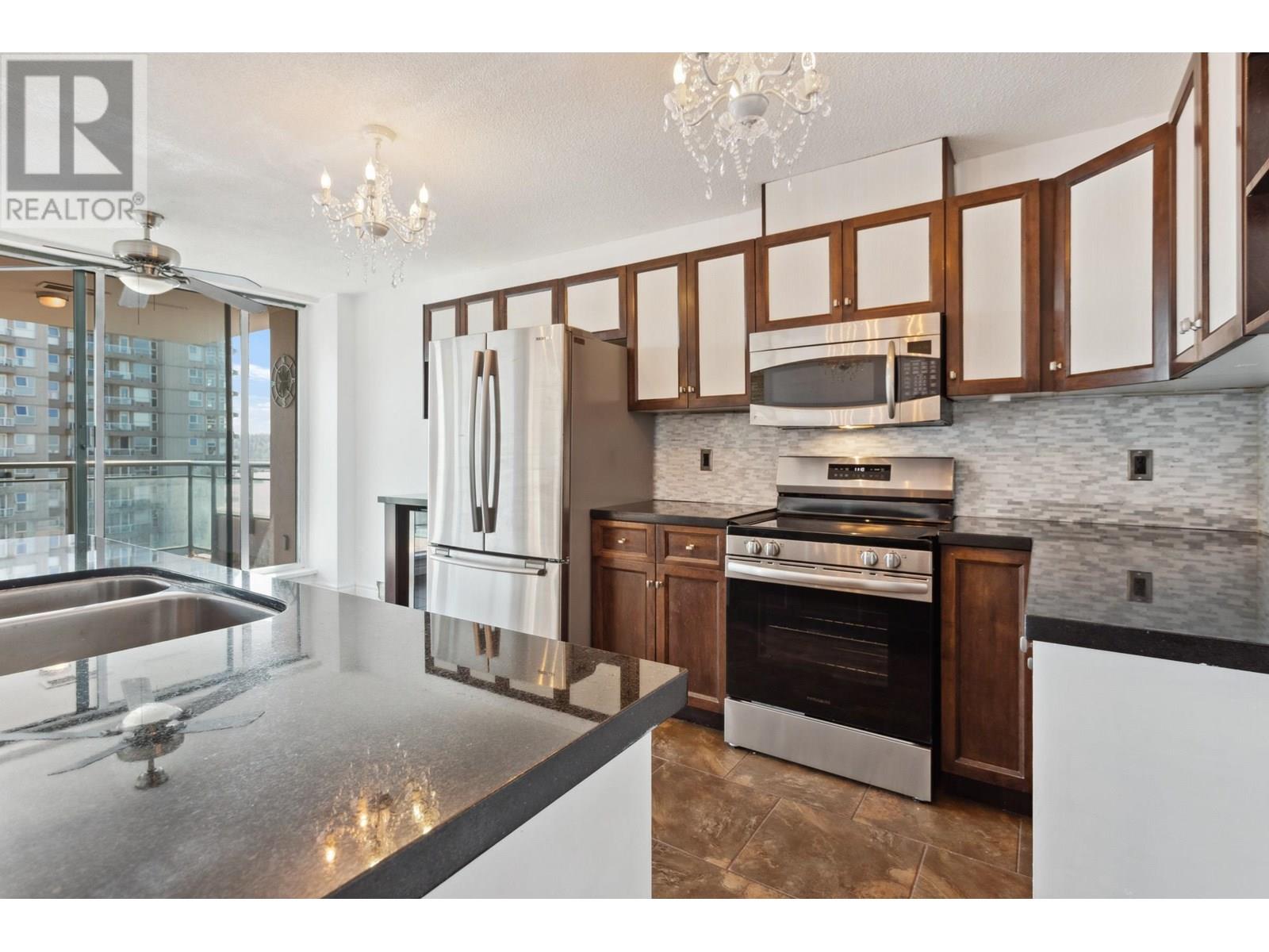Photo 11 of 801 8 Laguna Court, New Westminster BC