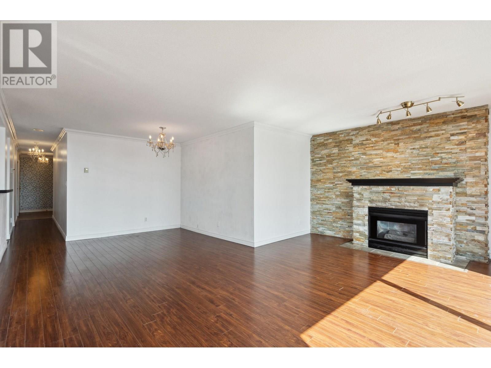 Photo 6 of 801 8 Laguna Court, New Westminster BC