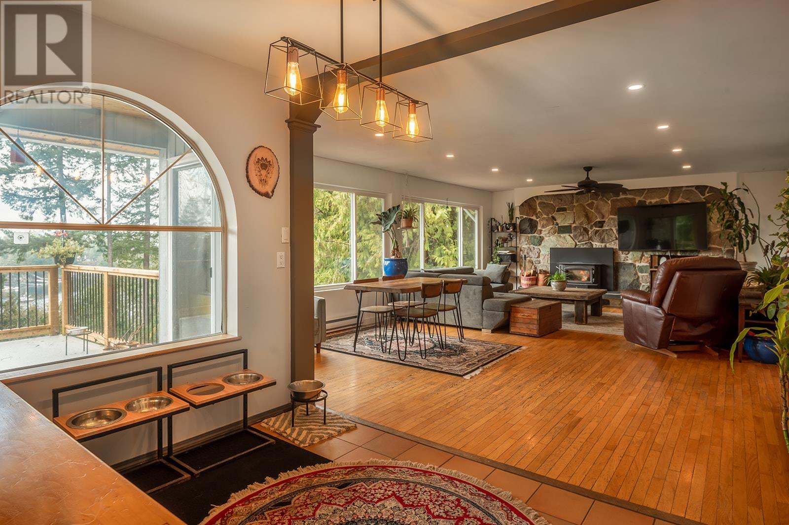 5220 CLAYDON ROAD, Garden Bay