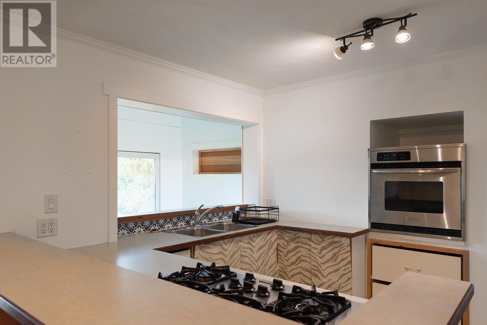 5220 CLAYDON ROAD, Garden Bay
