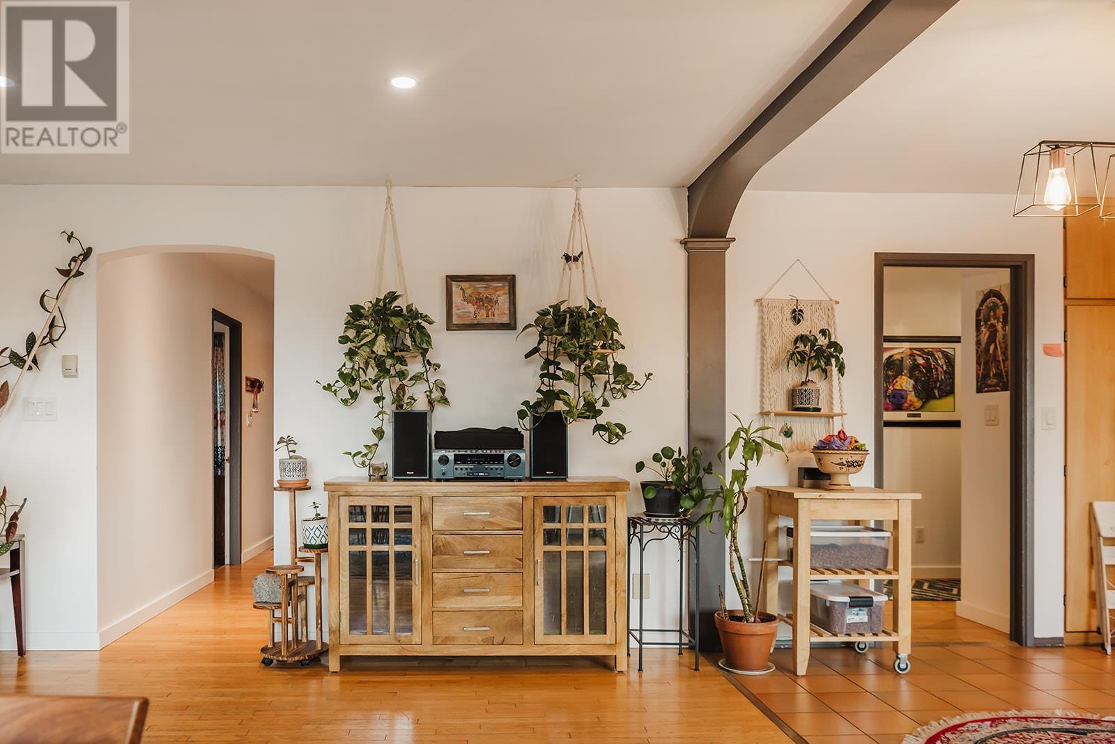 5220 CLAYDON ROAD, Garden Bay