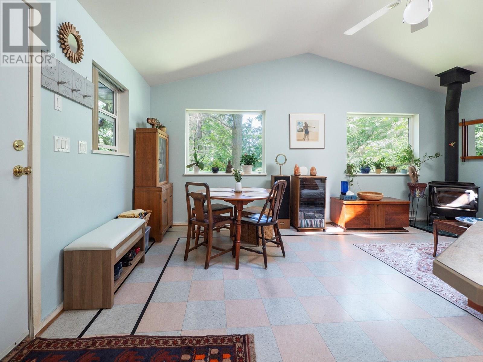 7027 SKANA CRESCENT, Sechelt