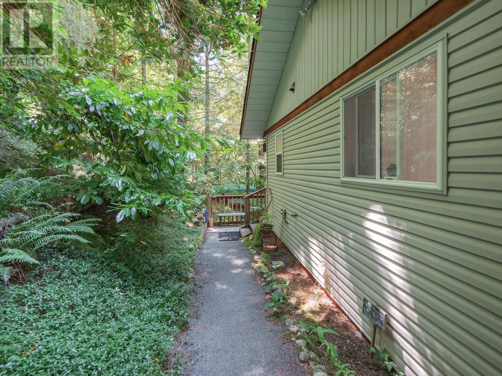 7027 SKANA CRESCENT, Sechelt