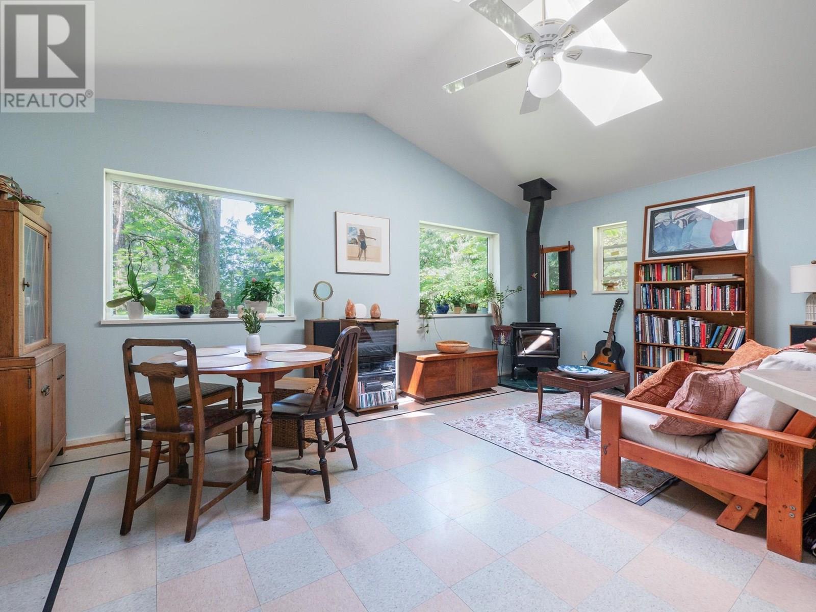 7027 SKANA CRESCENT, Sechelt