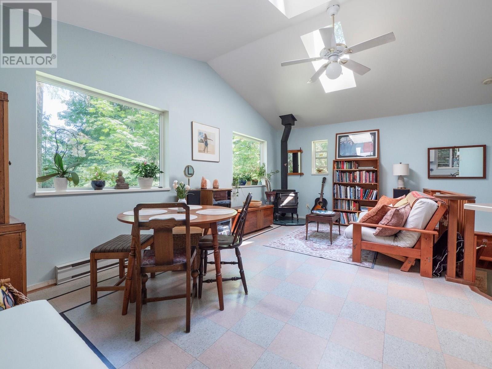 7027 SKANA CRESCENT, Sechelt