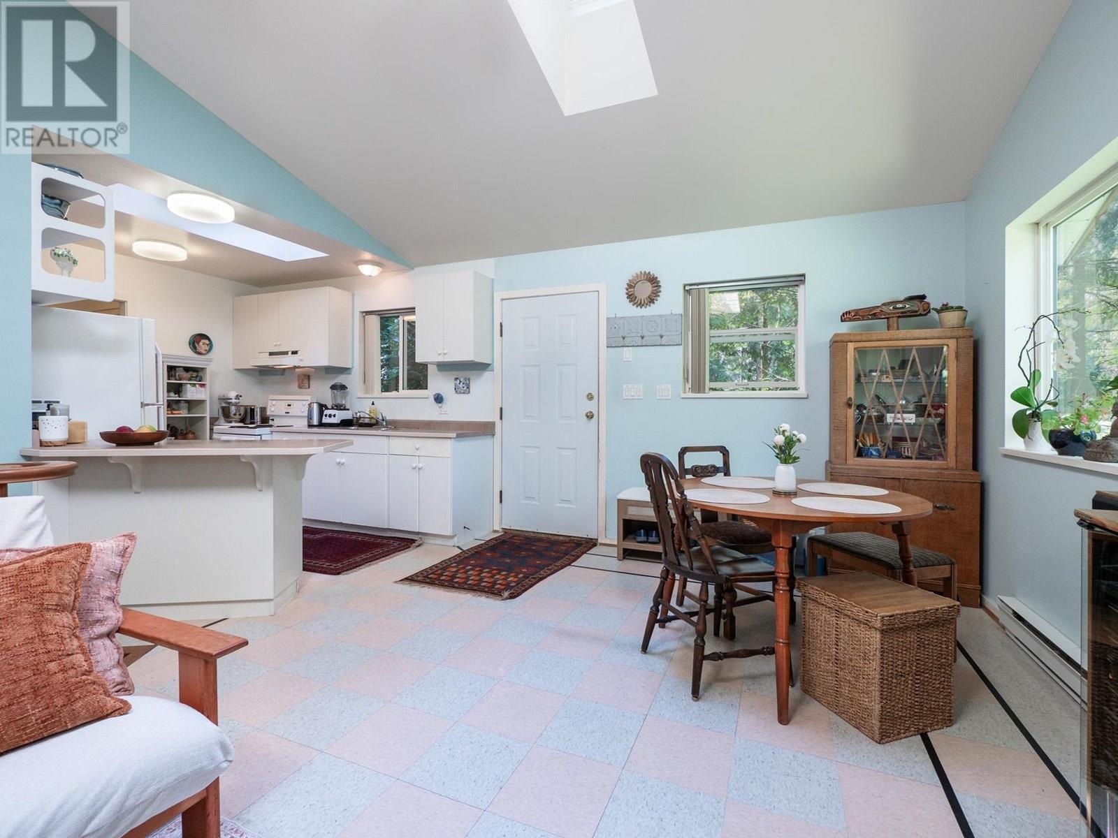 7027 SKANA CRESCENT, Sechelt