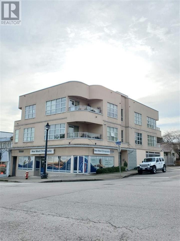 Photo 1 of 818 Twelfth Street, New Westminster BC