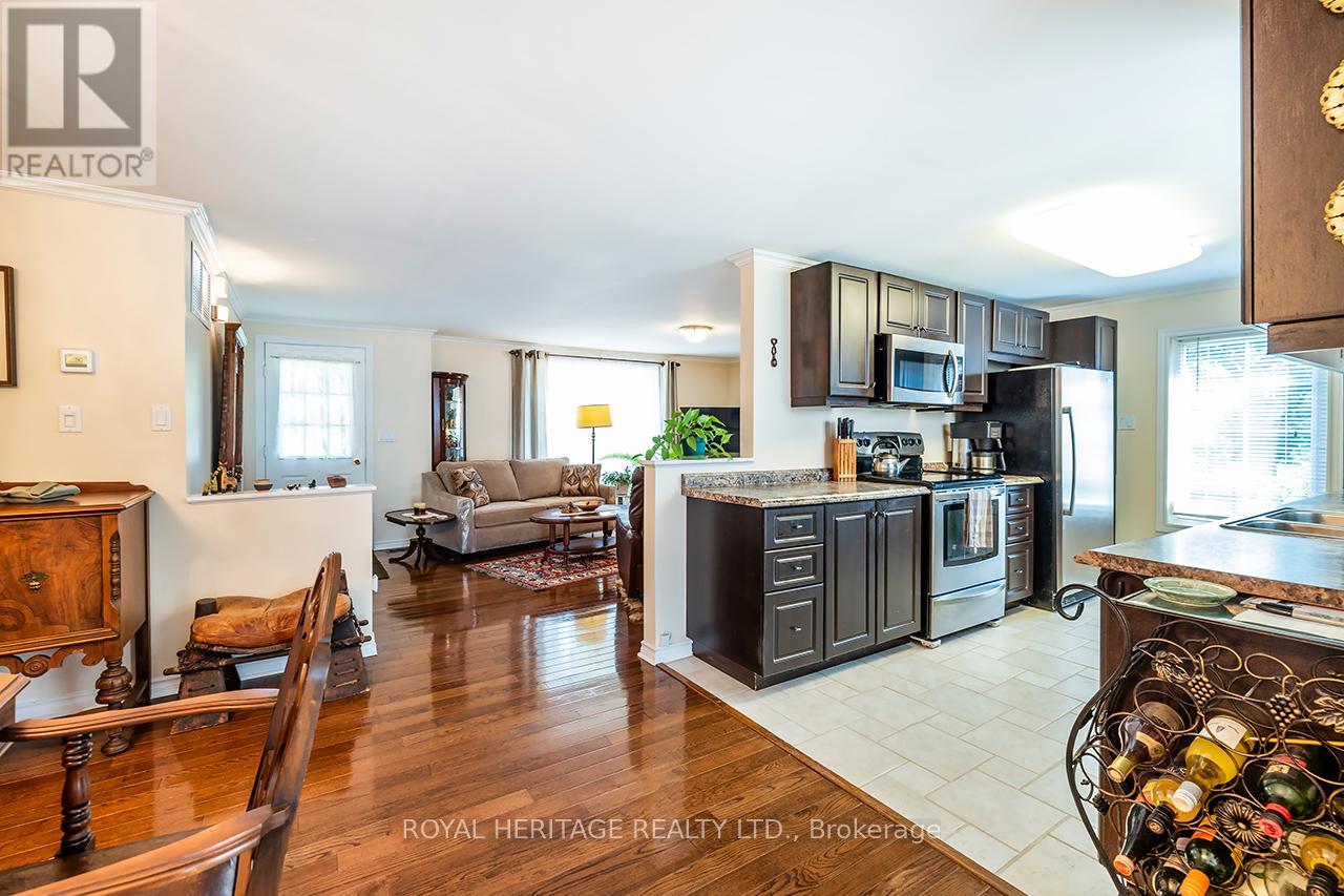 Photo 34 of 38 Bluffs Road E, Clarington ON