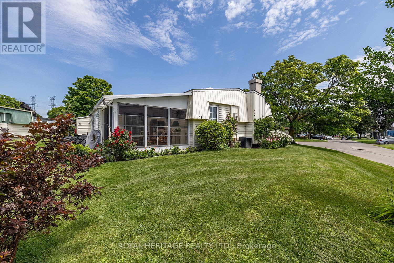 Photo 31 of 38 Bluffs Road E, Clarington ON