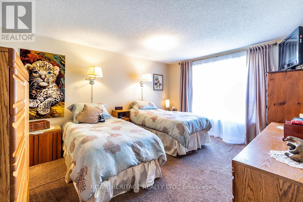 Photo 22 of 38 Bluffs Road E, Clarington ON