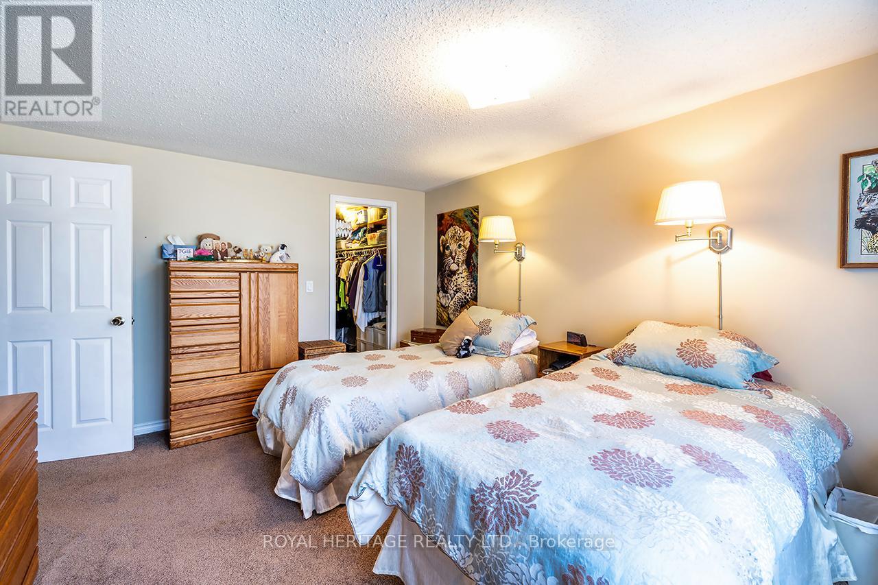Photo 12 of 38 Bluffs Road E, Clarington ON
