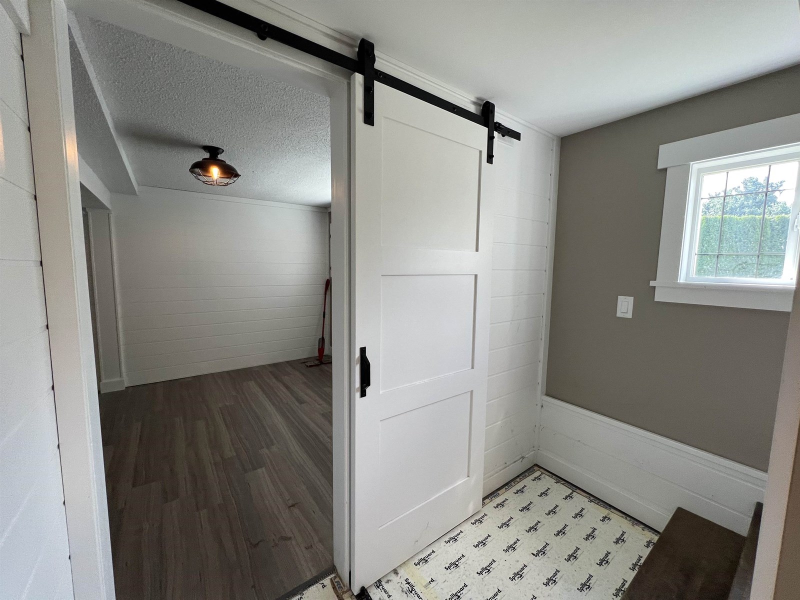 Photo 14 of 28622 Myrtle Avenue, Abbotsford BC