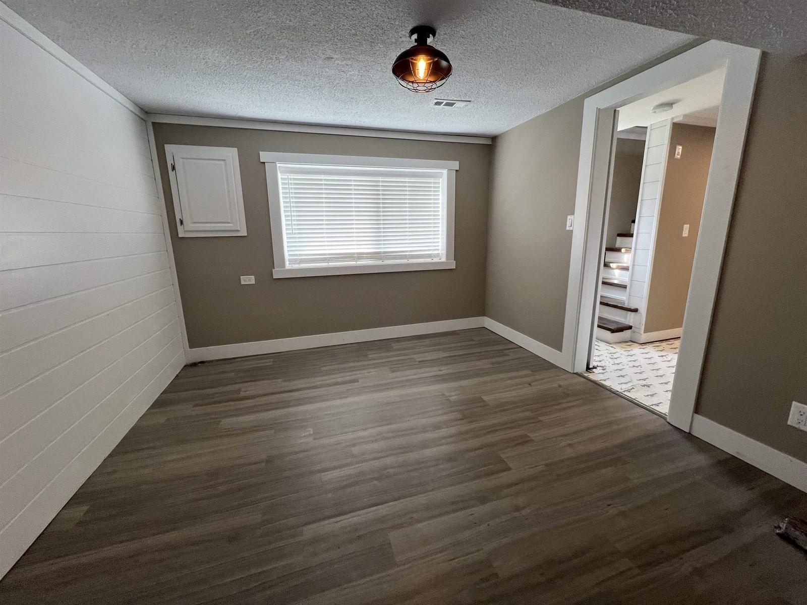 Photo 15 of 28622 Myrtle Avenue, Abbotsford BC