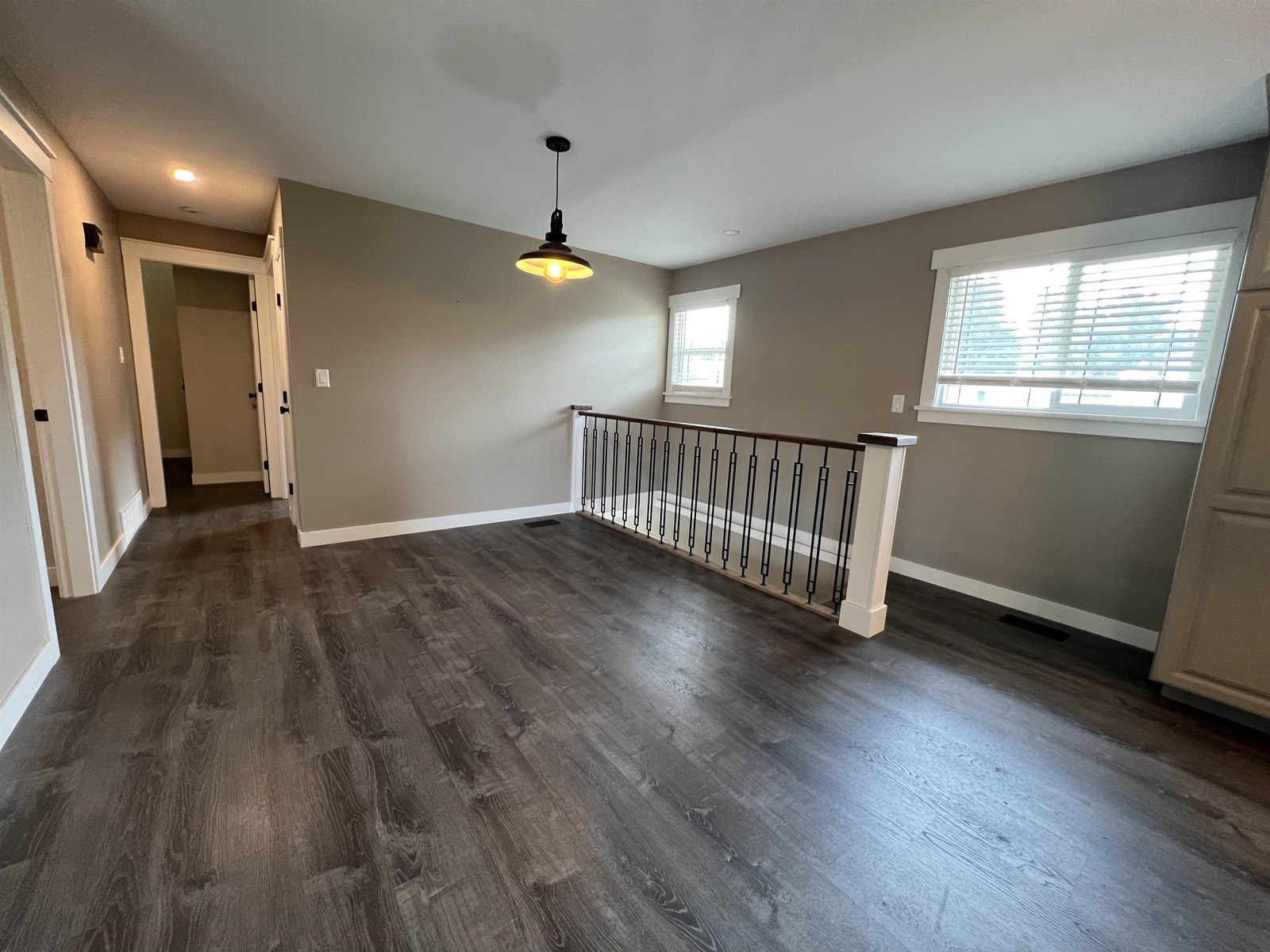 Photo 8 of 28622 Myrtle Avenue, Abbotsford BC