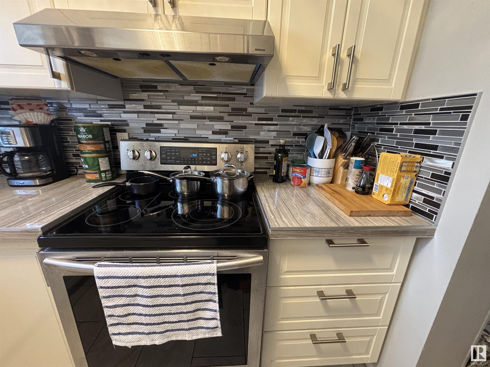 Photo 6 of 6469 184 St Nw Nw, Edmonton AB