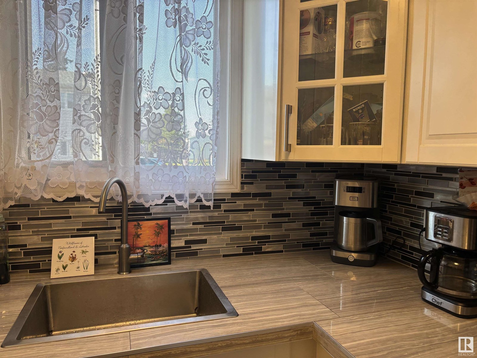 Photo 4 of 6469 184 St Nw Nw, Edmonton AB
