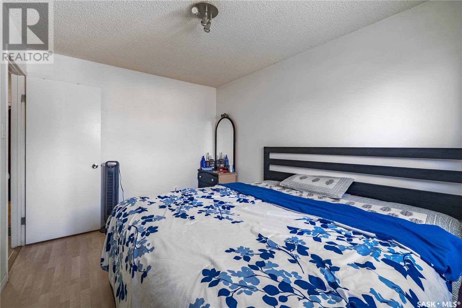 Photo 19 of 198 Thomson Avenue, Regina SK