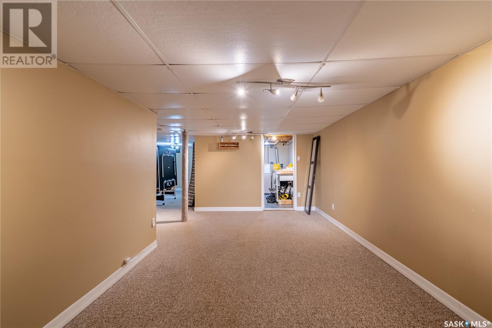 Photo 26 of 198 Thomson Avenue, Regina SK