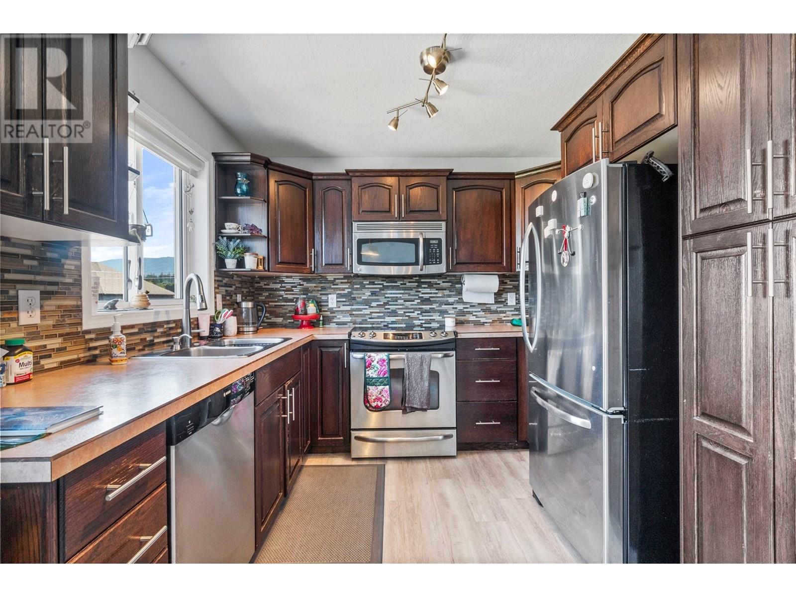 Photo 29 of 160 5 Avenue Sw Unit 401, Salmon Arm BC