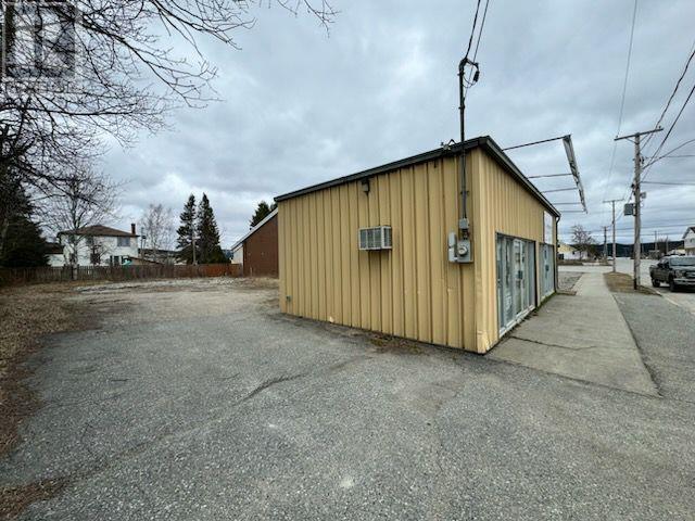 Photo 8 of 33 Ste Marie St, Wawa ON