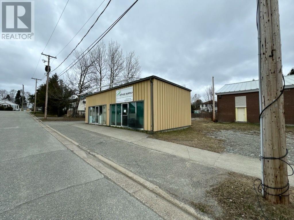 Photo 9 of 33 Ste Marie St, Wawa ON