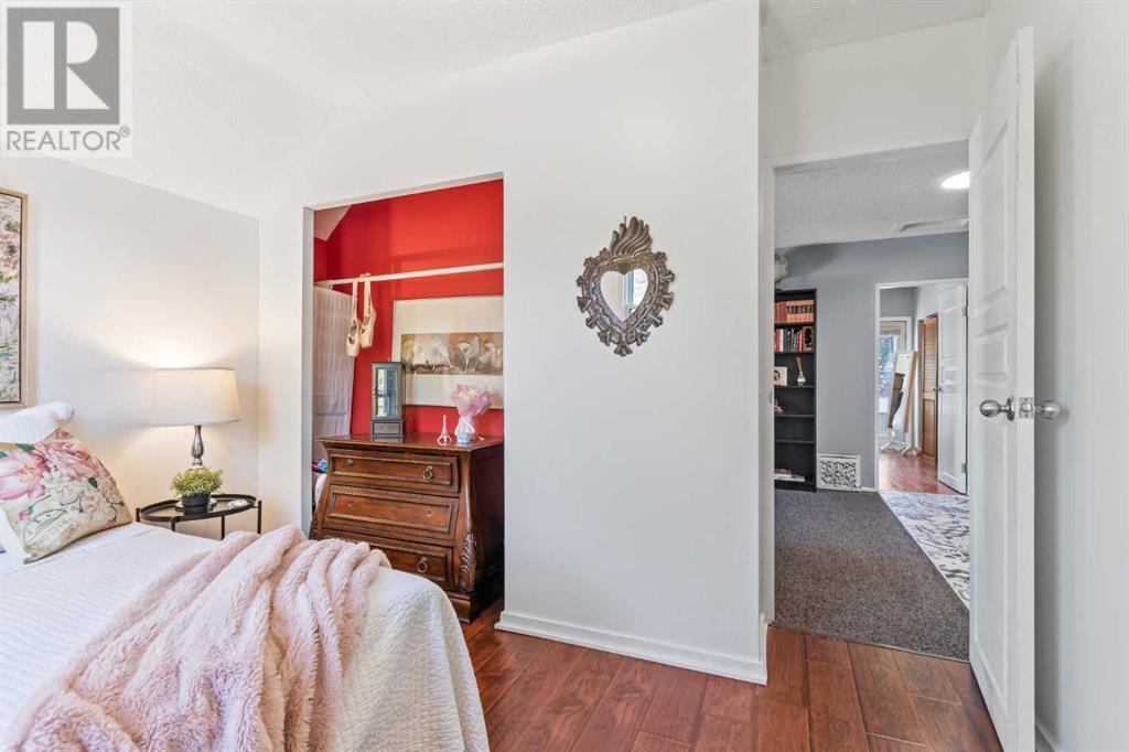 Single Family House for Sale in   Avenue NW Mount Pleasant Calgary 