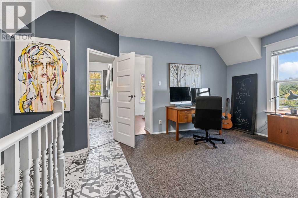 Single Family House for Sale in   Avenue NW Mount Pleasant Calgary 