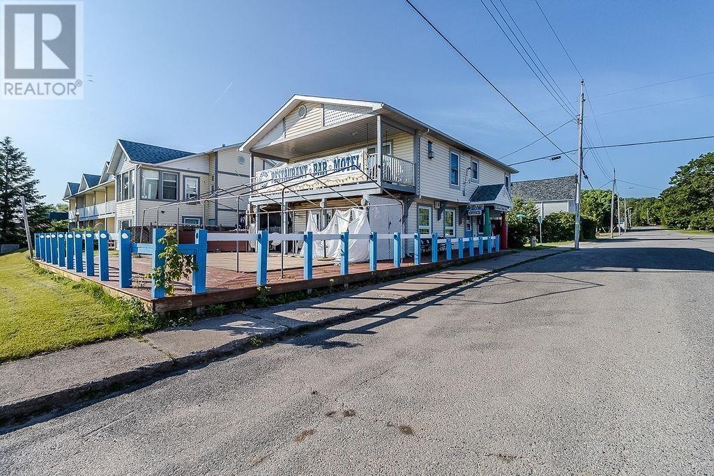 Photo 7 of 3117 Marks St, Hilton Beach ON