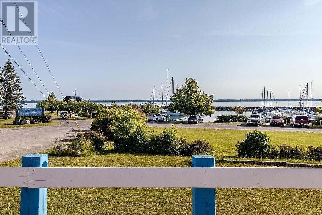 Photo 4 of 3117 Marks St, Hilton Beach ON