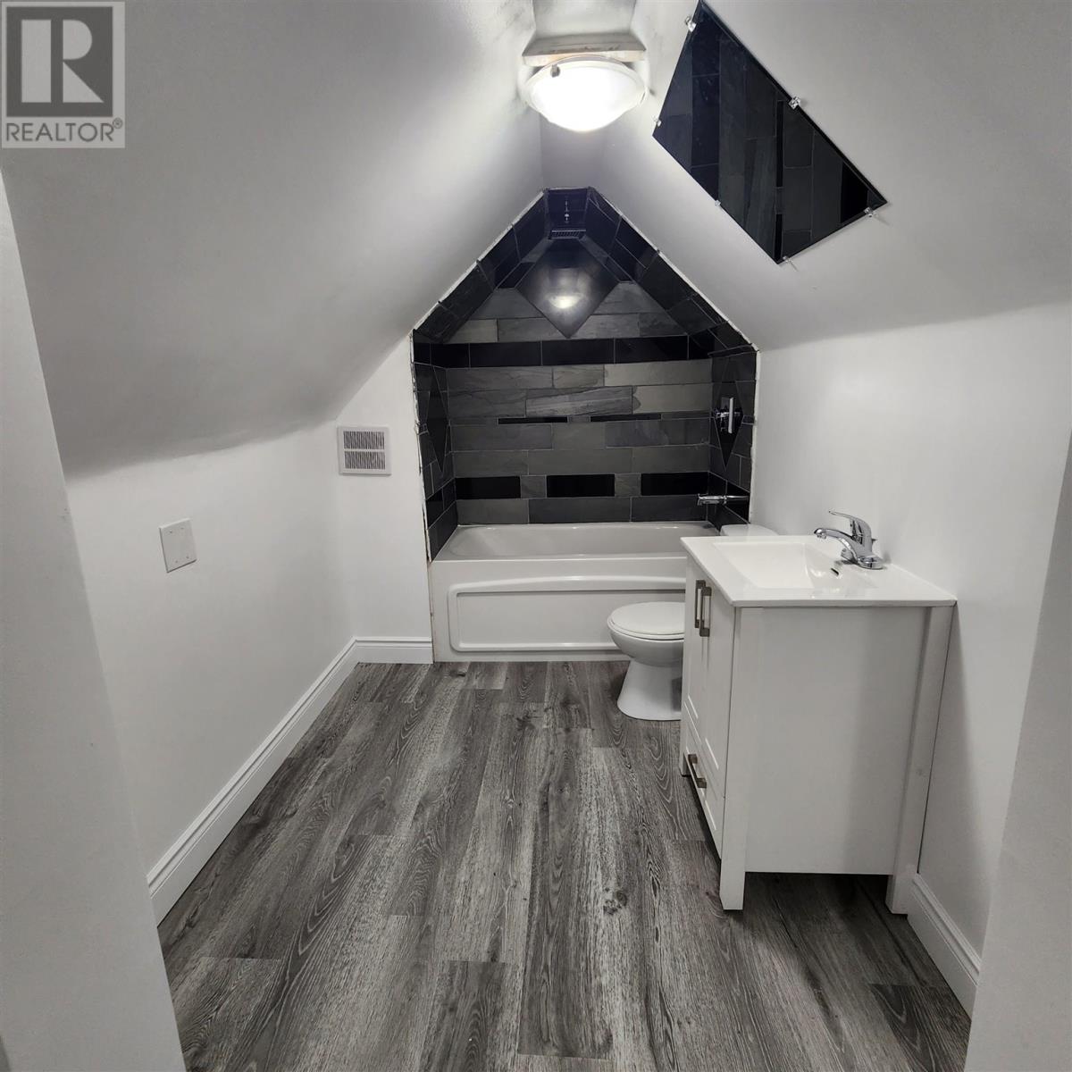 Photo 12 of 30 Grace St, Sault Ste Marie ON