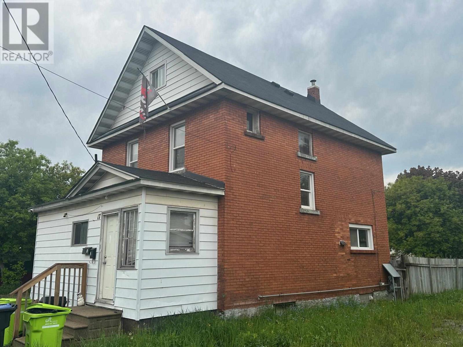 Photo 2 of 17 Abbott St, Sault Ste Marie ON